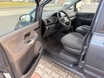Volkswagen Sharan 1.9 TDi 7 míst - 9