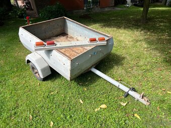 Přívěsný vozík NDR - 9