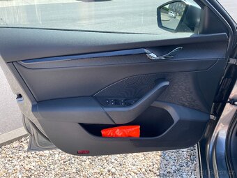 Škoda Octavia IV 2.0 TDi - Ambition PLUS - 9