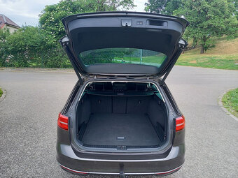 Volkswagen Passat 2.0Tdi Highline+Dsg+ČR+112000km TOP STAV - 9