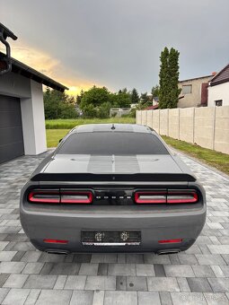 Dodge Challenger SXT PLUS - 9
