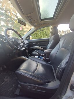 Peugeot 4007 - 9