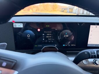 Kona Electric 64,8kWh 150kW odpočet DPH 1. majitel - 9