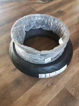 Supermoto ráfek a pneu, zadní, vše nové. - 9