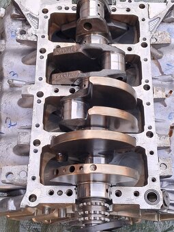 PORSCHE CAYENNE - MOTOR 4,5 V8 r.v. 2004 - 9