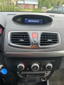 Renault Fluence 1.6 16V 82 kW 2014 - původ ČR - 9