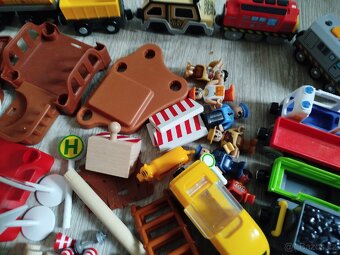Sada dřevěných kolejí a vláčků a doplňků, zn. Playtive - 9