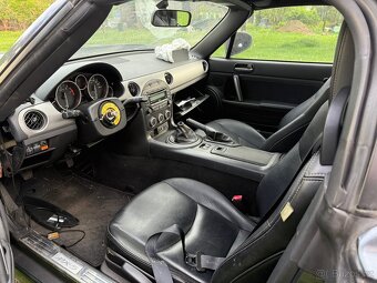 Havarovaná Mazda MX-5 NC PRHT 2011 - 9