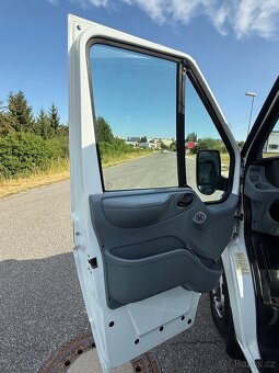 FORD TRANSIT 2.2 TDCI 74 kW, KLIMA, BEZ KOROZE, 3-MÍSTNÉ - 9