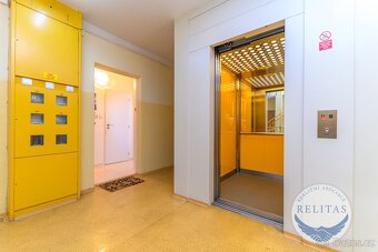 Zařízený byt 1+1 s krásným výhledem, 33 m² + 7 m² lodžie, Pr - 9