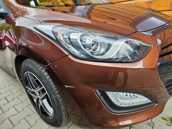 Hyundai i30 kombi benzín 1,6 - 9