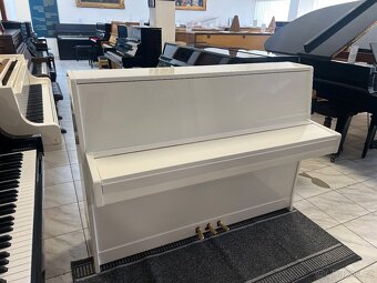 Bílé piano Petrof ve velmi dobrém stavu, PRODÁNO - 9