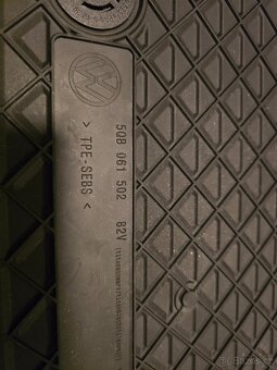 Volkswagen Touran 1T5 gumové rohože 5QB061500 82V - 9