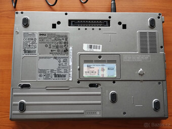 notebook Dell Latitude D630 + nový zdroj, baterie 3hod - 9