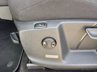 Volkswagen Touran 1,5 TSI/110kW DSG R-Line 7míst - 9