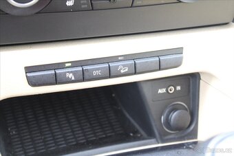 BMW X1 xDrive 20d 130KW XENONY ČR (2010) - 9