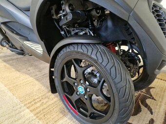 Piaggio MP3 500 hpe Zpátečka LED denní svícení AKRAPOVIČ - 9