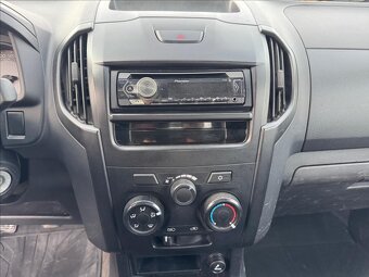 Isuzu D-Max 1,9 4x4, tažné, sklopka (2020) - 9