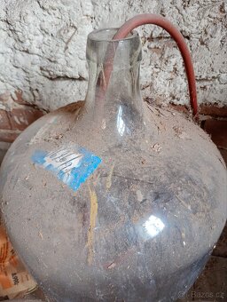 Staré demižony, foukané sklo - 9
