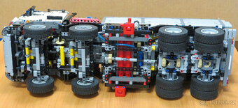 LEGO 42043 Mercedes-Benz Arocs 3245 - 9