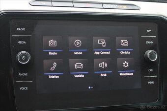 Volkswagen Passat 2.0 TDI 110kW DSG SERVIS.KN ČR (2018) - 9