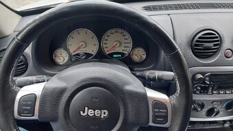 Prodám Jeep Cherokee 3.7 benzín Lpg - 9