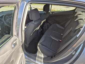 Peugeot 308 1.6i 88kW Klima Tempomat najeto 78000km - 9