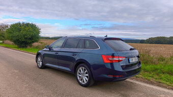 Škoda SUPERB Combi III 3 2.0TDI DSG Style Webasto tažné pano - 9