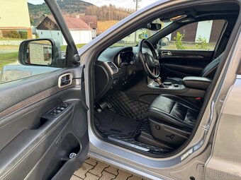 Jeep Grand Cherokee WK2 - 9