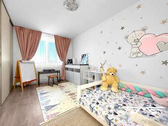 Prodej bytu 3+kk, ~73 m2 se zahradou ~317m2 a 4x stáním pro - 9
