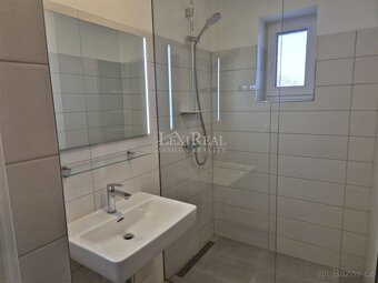 Pronájem bytu 3+1, 84 m2, balkon, sklep, Sluhy - 9