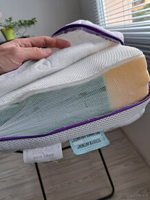 Dětská postýlka+materace+prostěradla+látkové zábr.+kapsář - 9