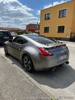 Nissan 370z - 9