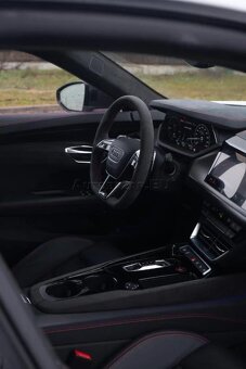 Audi E-tron GT RS - 9