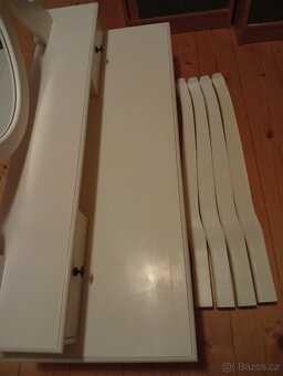 Kosmetický stolek - 9