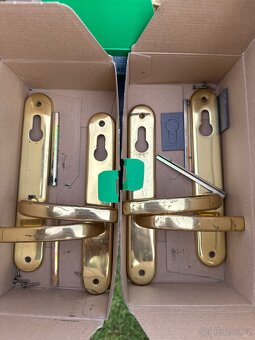 KOVANI NA DVEŘE FAB 90 9 ks cena za vše - 9