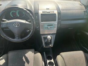 Toyota Corolla Verso - 9