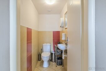 Univerzální prostor s přirozenou klientelou - 9