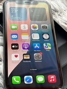 Apple iPhone 11 64GB Black - 9