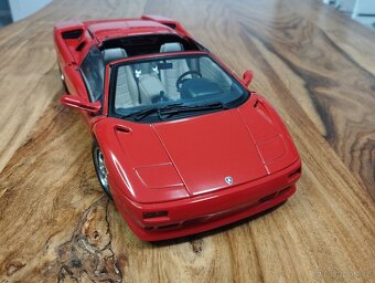 Lamborghini Diablo Roadster 1/18 Autoart - 9