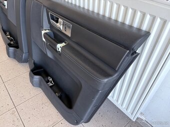 Discovery 4 obložení dveří - 9