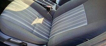 Ford Focus 1.6 16V - 9
