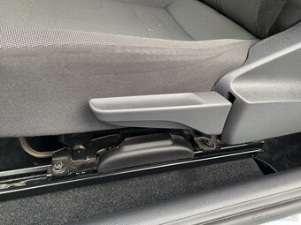 Volkswagen Up 1.0i , 44 kW benzín, 2013 - 9