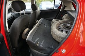 HYUNDAI i20 2011 1,2 57kw AC - 9