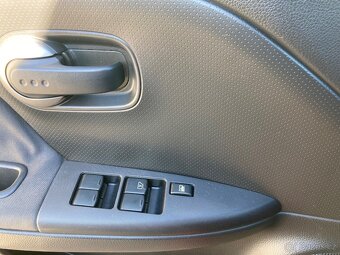 NISSAN NOTE 1.4 + LPG 65kW 5/2010 - 9