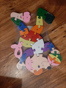 Stavebnice typu Lego, plyšáci, puzzle, panenky, nářadí - 9