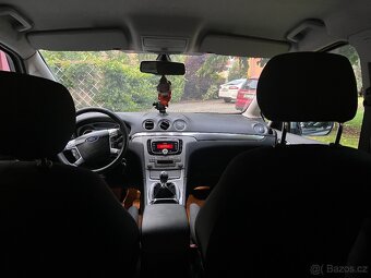 Ford S-max 2.0 TDCi 103kw, ČR - 2.majitel, 7. Míst - 9