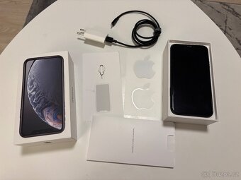 Apple iPhone Xr 64GB Černý - 9