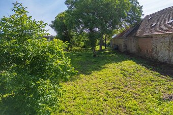 Prodej stavebního pozemku o velikosti 1722 m2 - 9