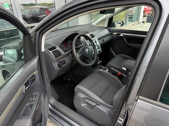 Volkswagen Touran 1,4 TSI 103kW DSG TREND TOP STAV - 9